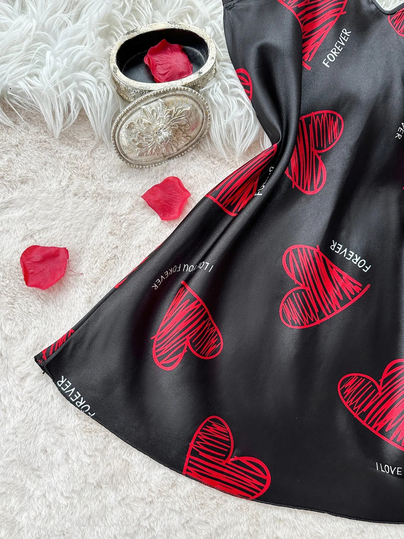 Valentine's Day Red Lip Print Satin Slip Nightdress - dellidu.com - black - Valentine's Day Red Lip Print Satin Slip Nightdress - M - Valentine's Day Red Lip Print Satin Slip Nightdress - 14:193;5:361386 - dellidu.com