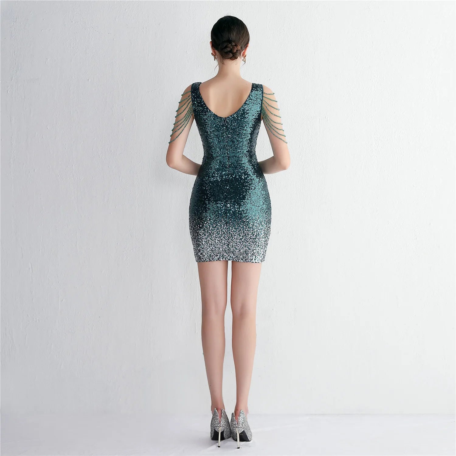 YIDINGZS Sexy V Neck Green Sequin Bodycon Dress - dellidu.com - Black Gold - YIDINGZS Sexy V Neck Green Sequin Bodycon Dress - 8 - YIDINGZS Sexy V Neck Green Sequin Bodycon Dress - 14:771#Black Gold;200000443:699 - dellidu.com